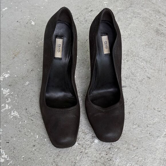 Prada spools or heek pumps - Picture 3 of 13